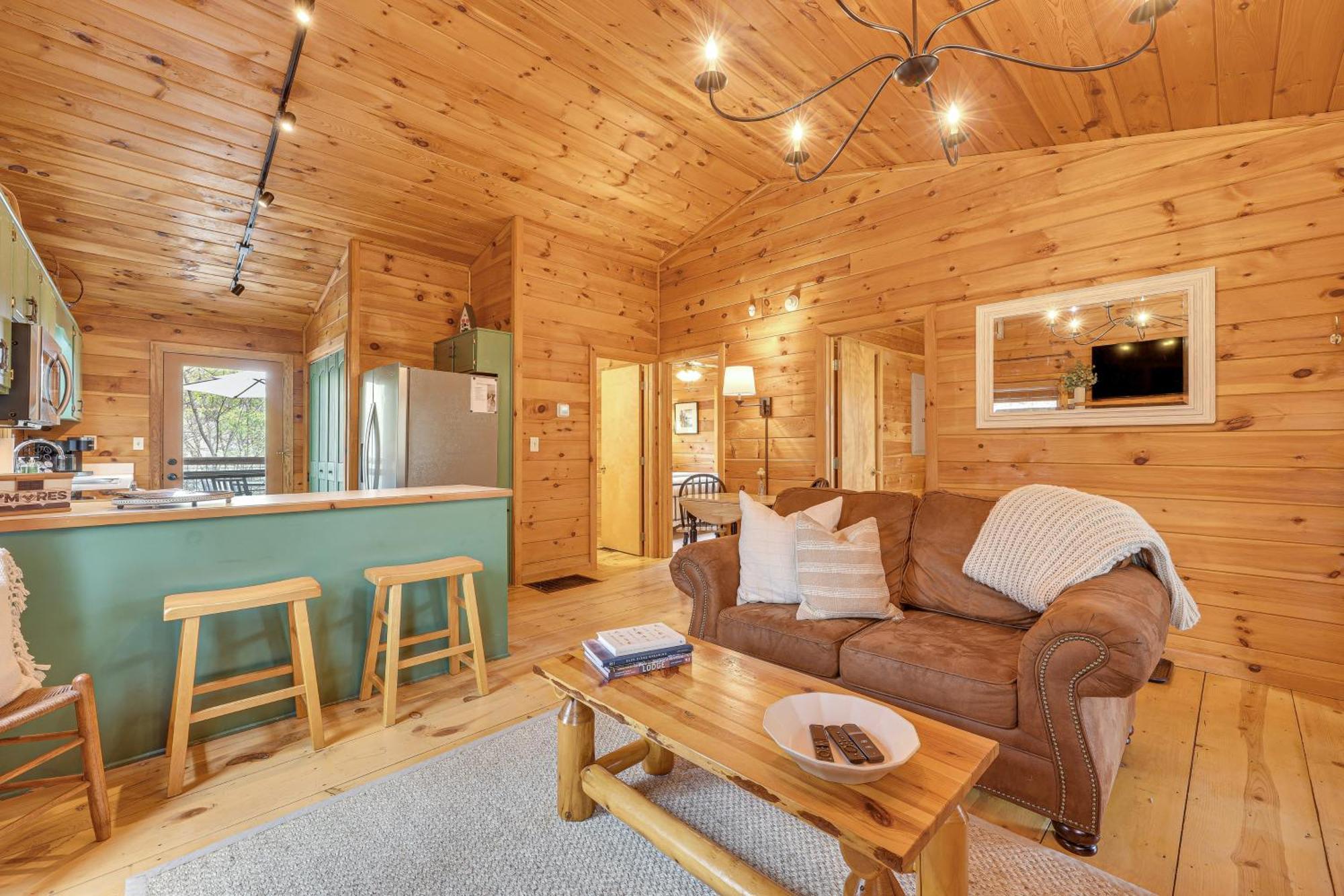 Cozy Cabin In Private Location With Hot Tub And Grill! 블루리지 외부 사진