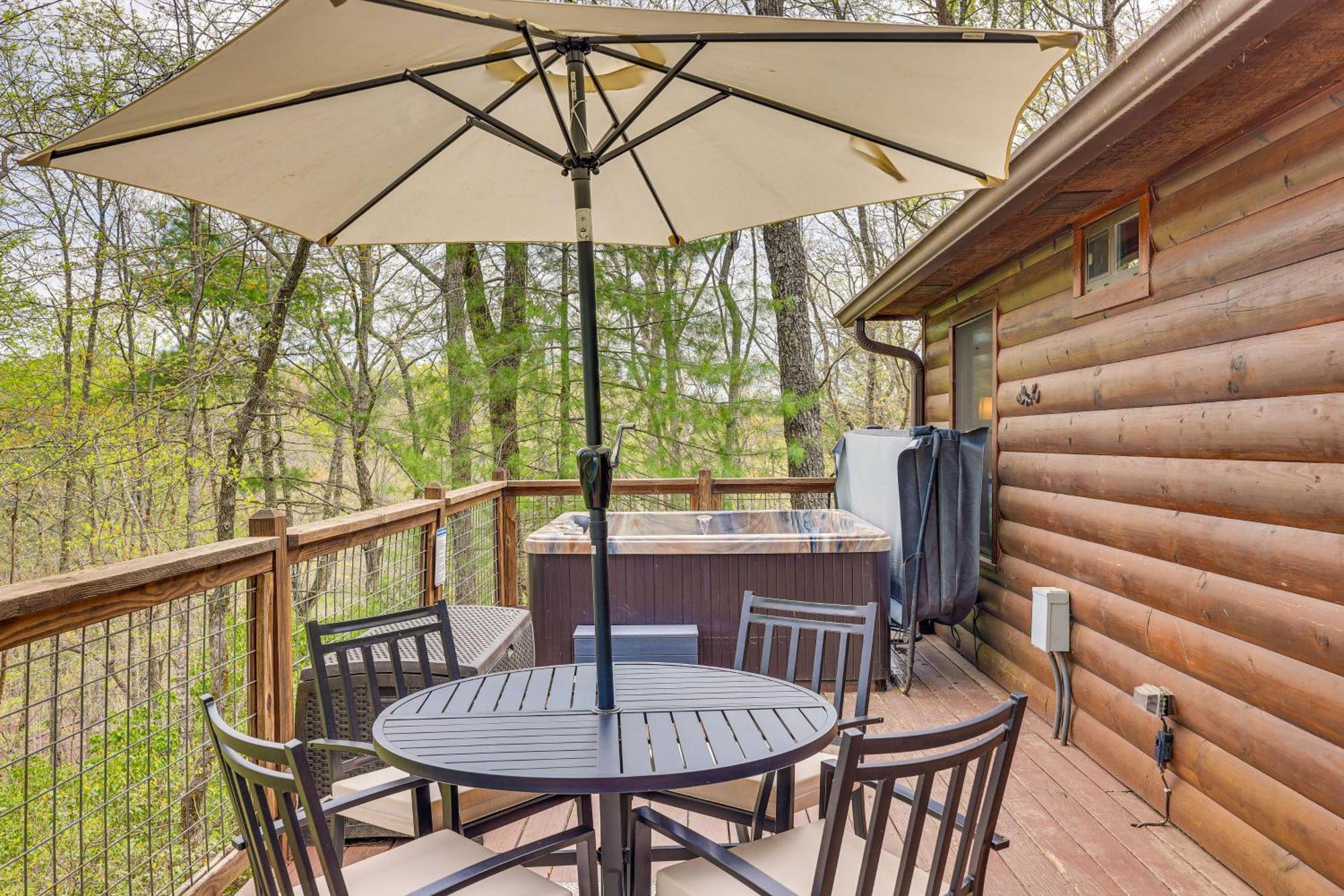 Cozy Cabin In Private Location With Hot Tub And Grill! 블루리지 외부 사진
