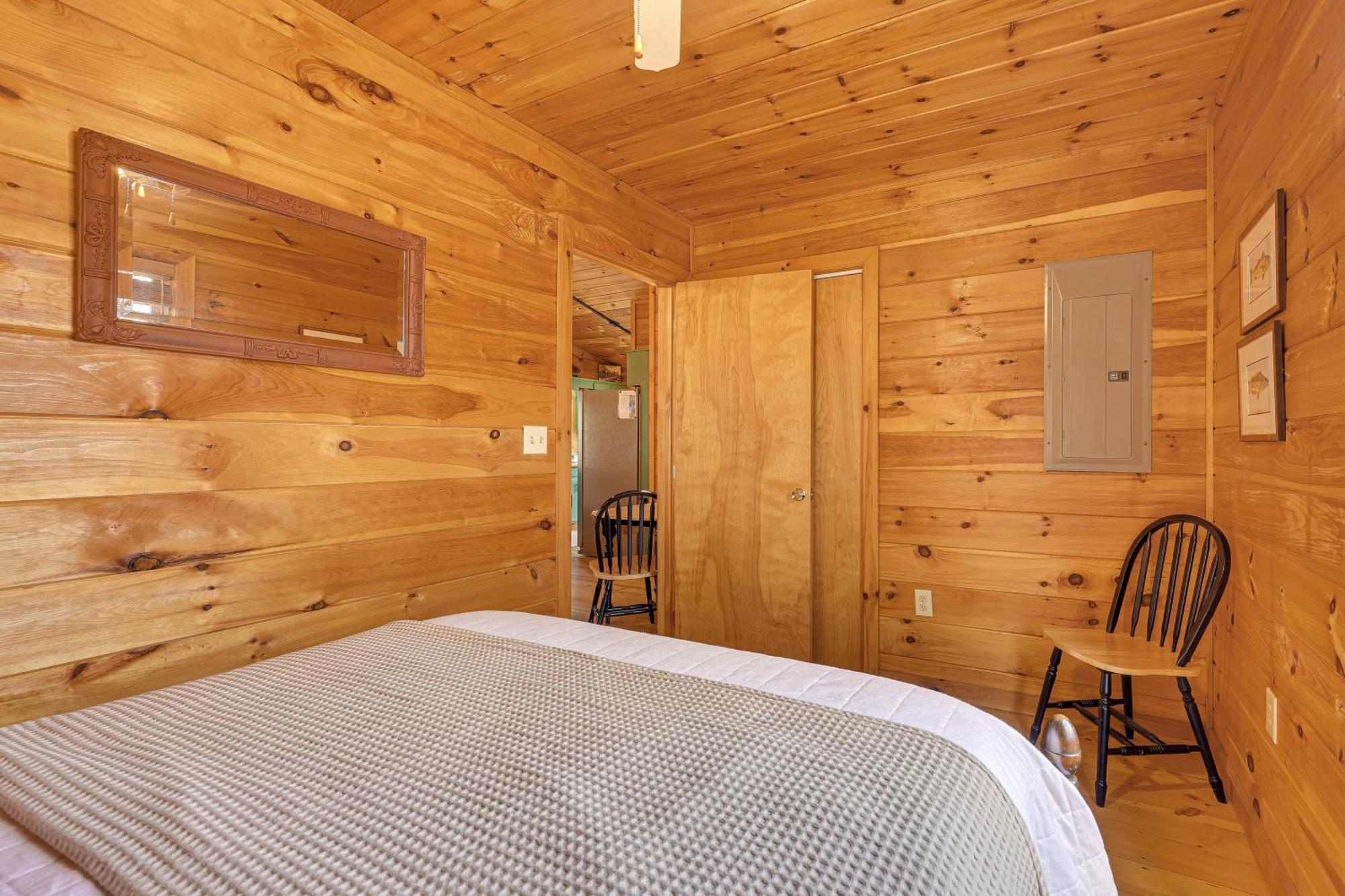 Cozy Cabin In Private Location With Hot Tub And Grill! 블루리지 외부 사진