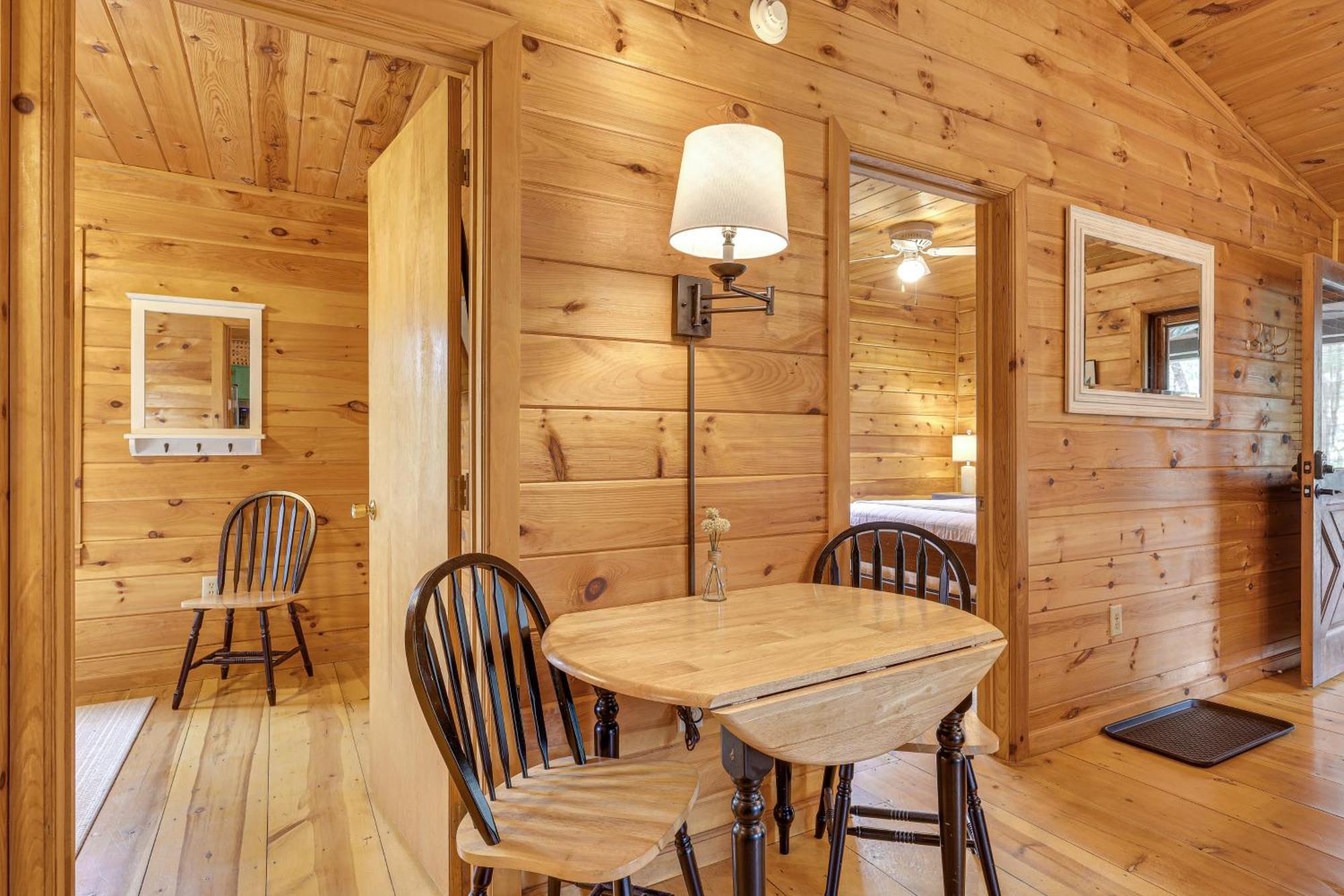 Cozy Cabin In Private Location With Hot Tub And Grill! 블루리지 외부 사진