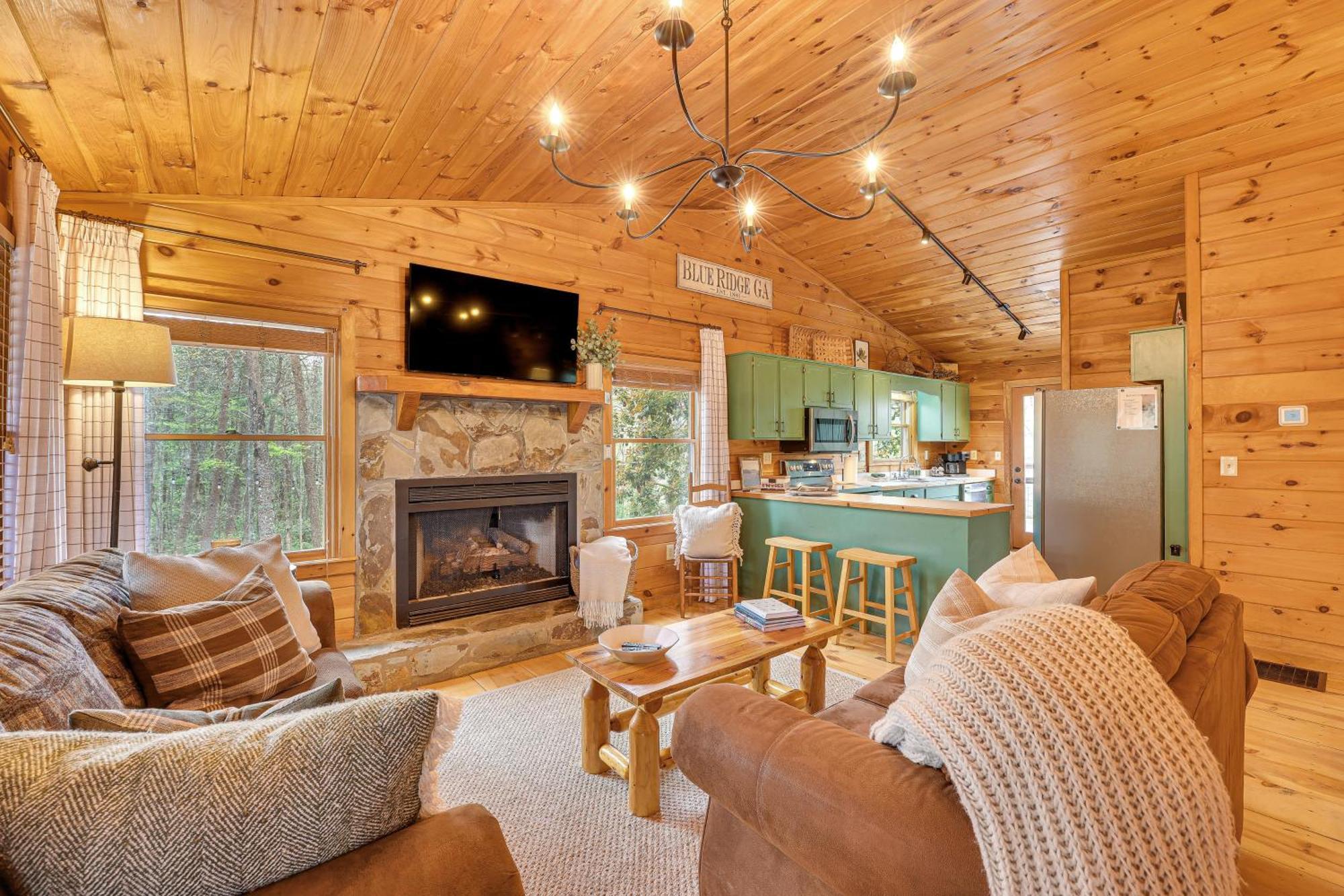 Cozy Cabin In Private Location With Hot Tub And Grill! 블루리지 외부 사진