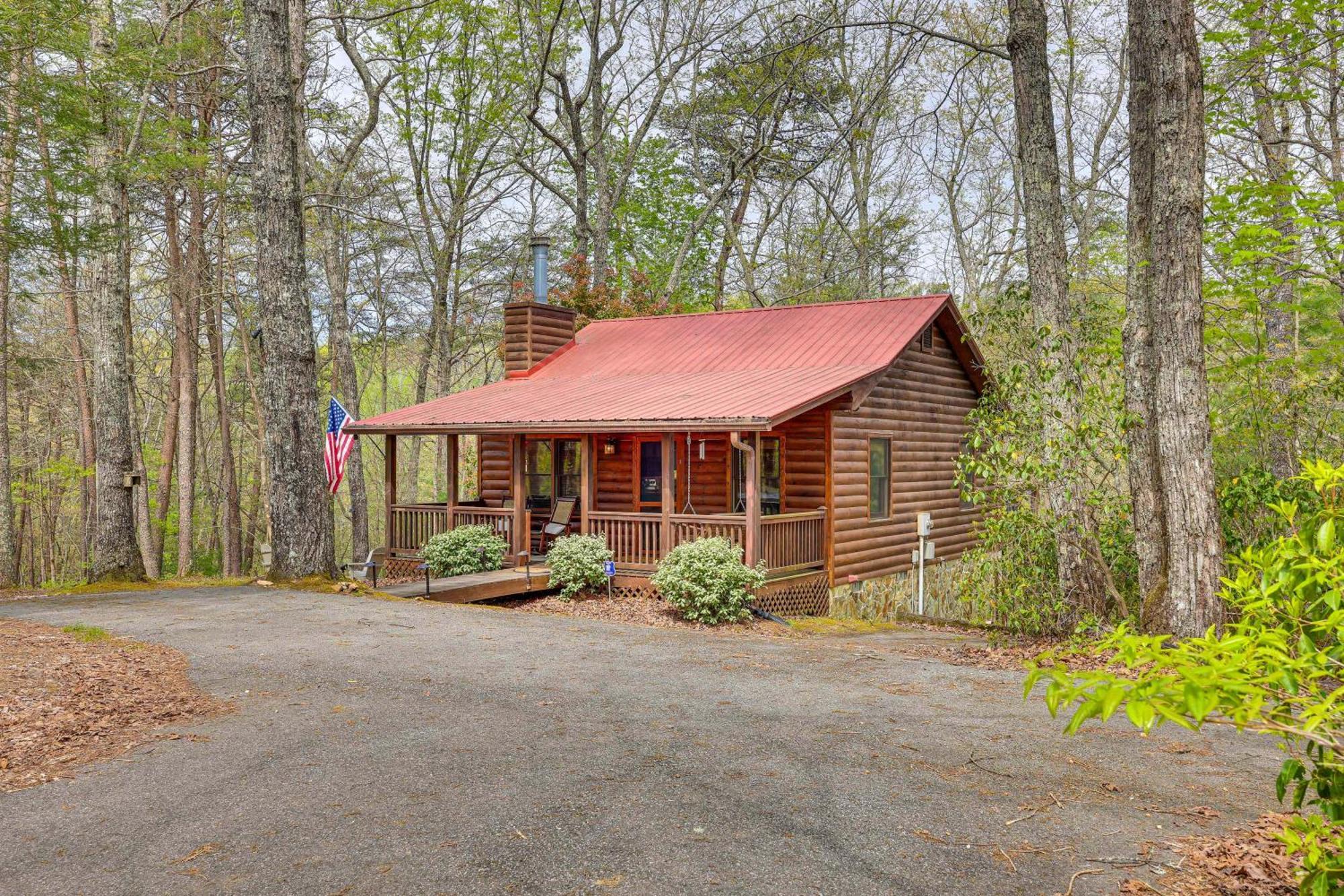 Cozy Cabin In Private Location With Hot Tub And Grill! 블루리지 외부 사진