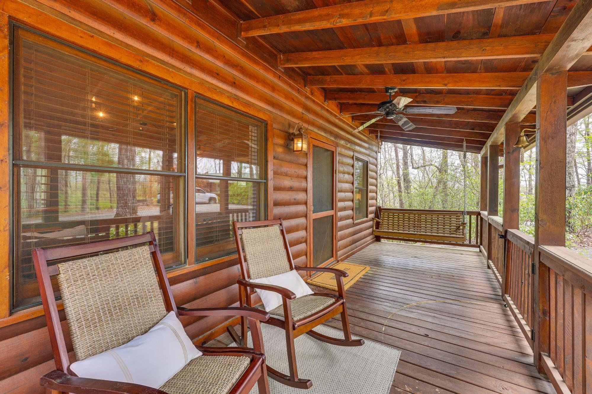 Cozy Cabin In Private Location With Hot Tub And Grill! 블루리지 외부 사진