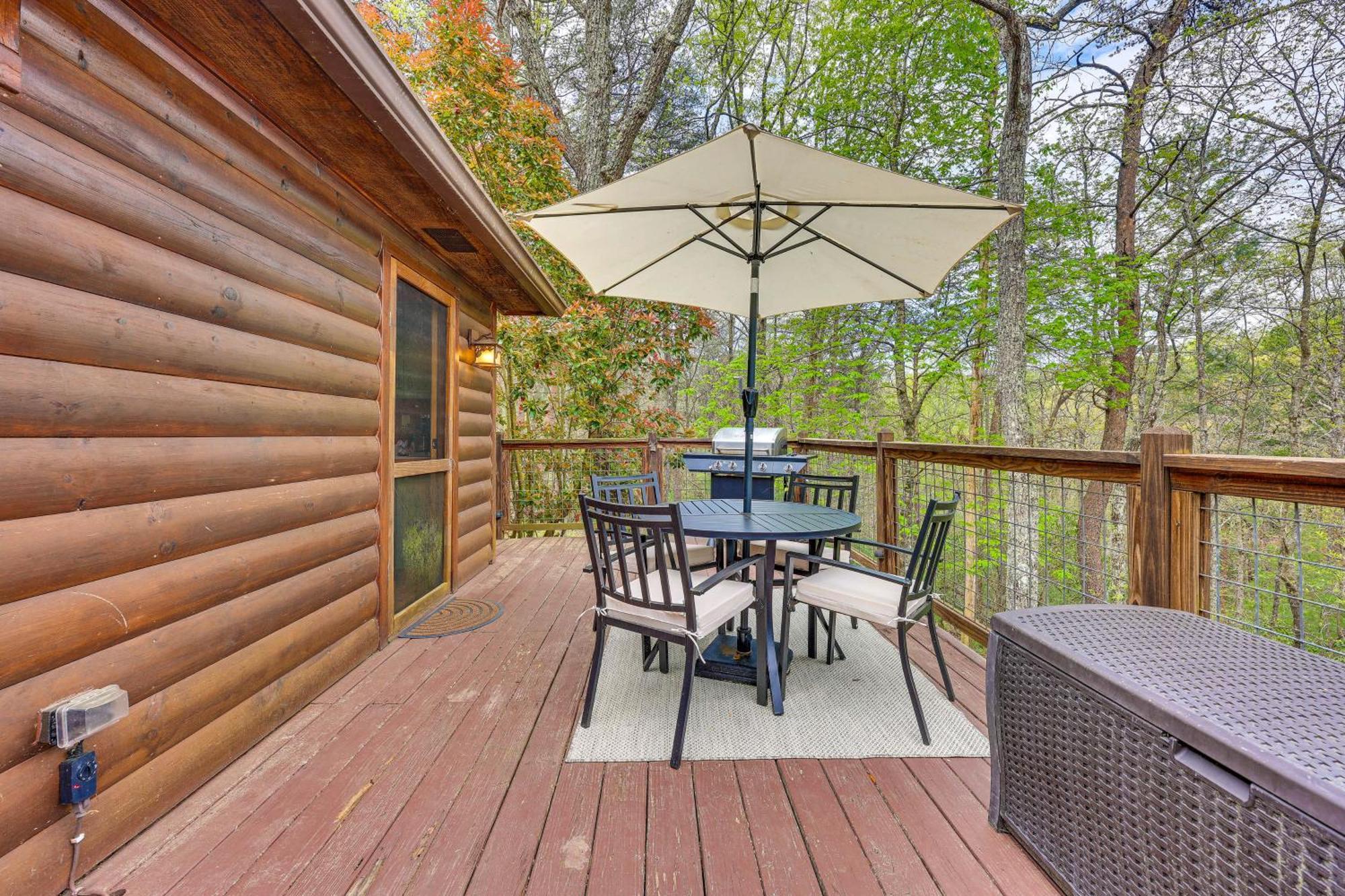 Cozy Cabin In Private Location With Hot Tub And Grill! 블루리지 외부 사진