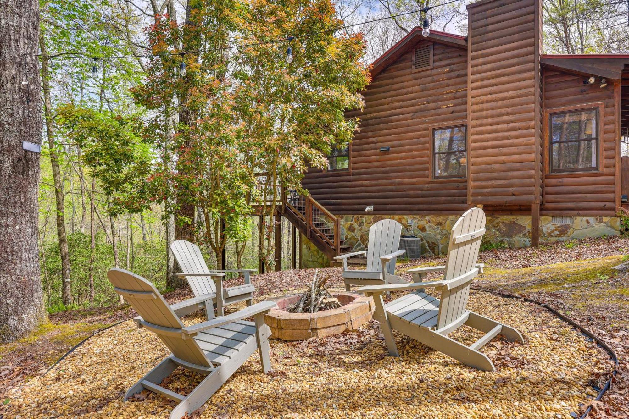 Cozy Cabin In Private Location With Hot Tub And Grill! 블루리지 외부 사진