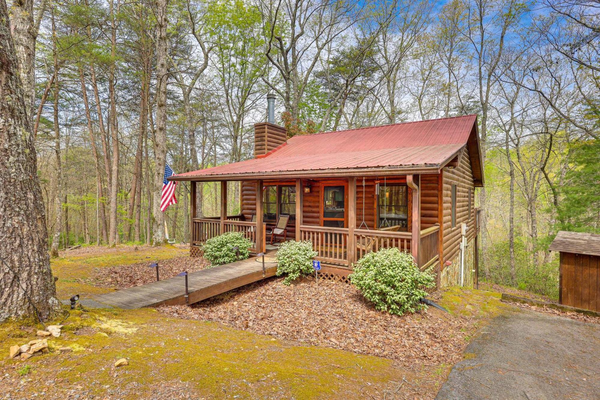 Cozy Cabin In Private Location With Hot Tub And Grill! 블루리지 외부 사진